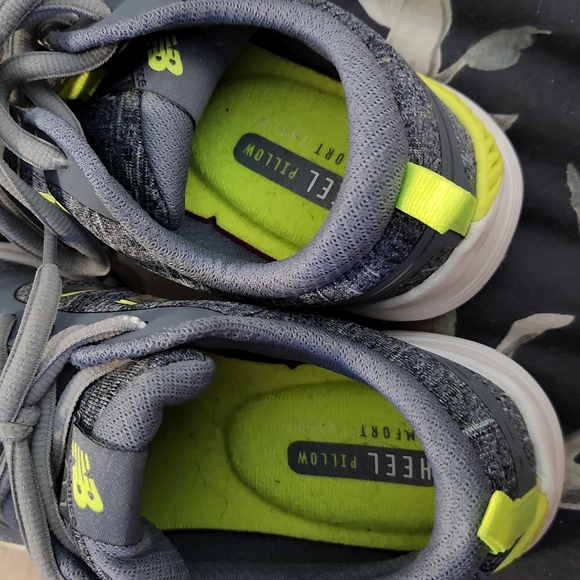 Heathered Gray New Balance 711 Training Sneakers - Picture 3 of 6